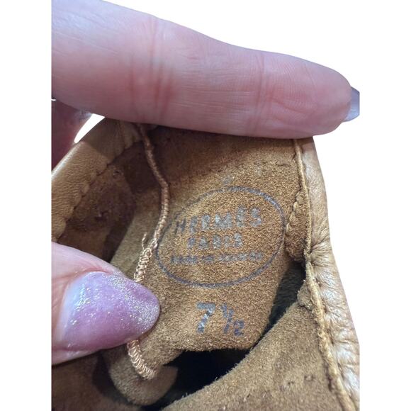 HERMES Lambskin Taupe Driving Gloves*Size 7 1/2*Beautiful pre-loved - Picture 3 of 3